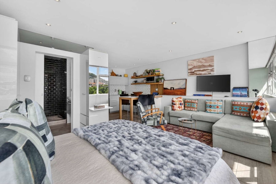 To Let 1 Bedroom Property for Rent in Sea Point Western Cape